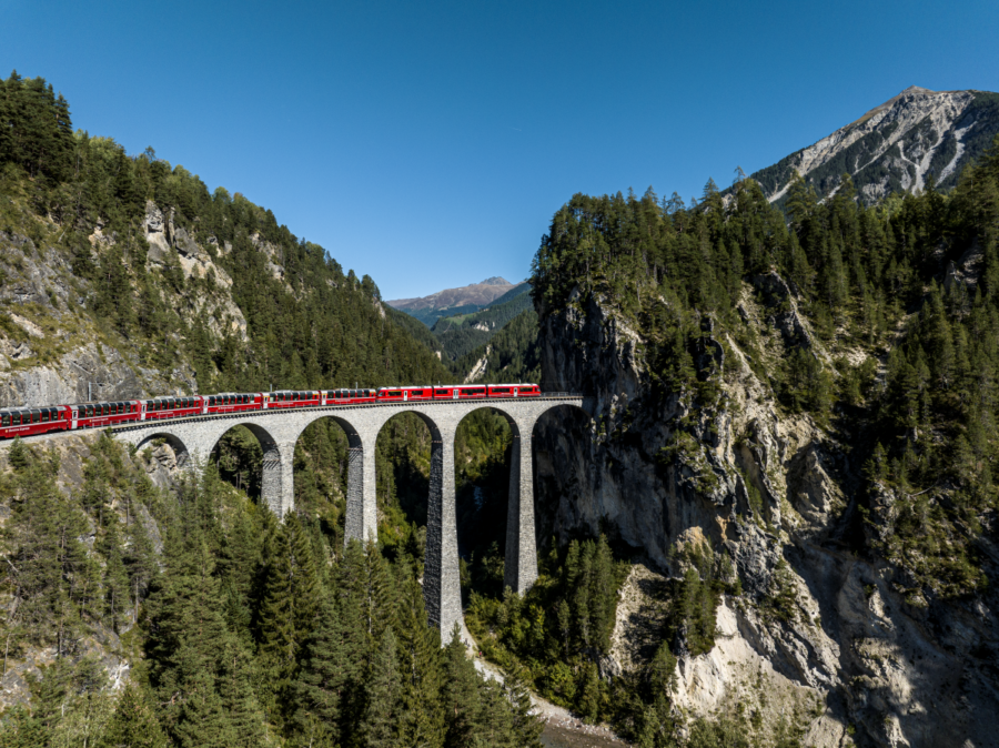 Il Bernina Express sul viadotto della Landwasser